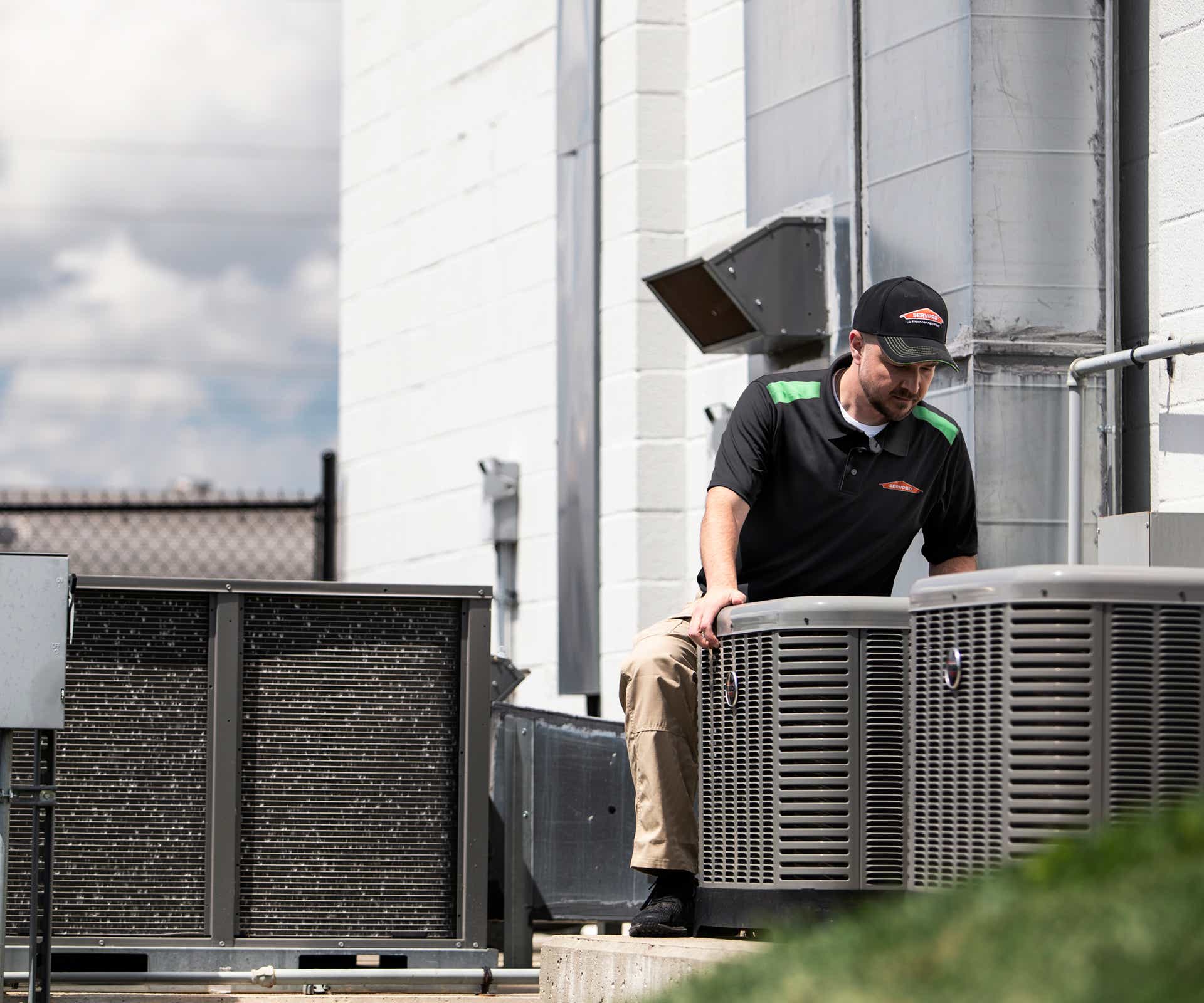 Man outside doing HVAC service and air duct cleaning

SERV1444 Three Year usage. Limited to Internal use at corporate on digital, social and website, with three yea print usage beginning 10/1/2021