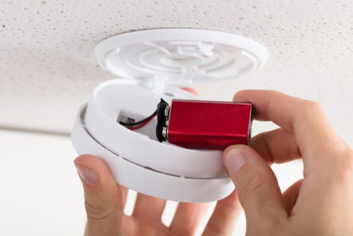 It's Time to Turn Back Your Clock and Change your Smoke Detector Battery
